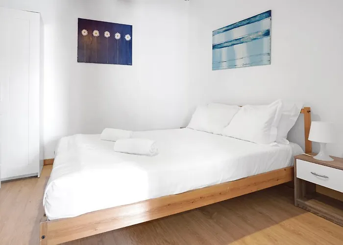 Group-friendly In The Heart Of Bairro Alto * ליסבון