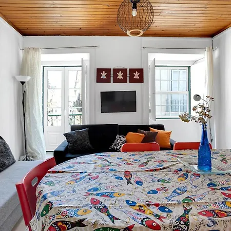 Group-friendly In The Heart Of Bairro Alto Daire *