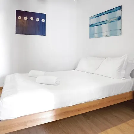 Group-friendly In The Heart Of Bairro Alto * ליסבון